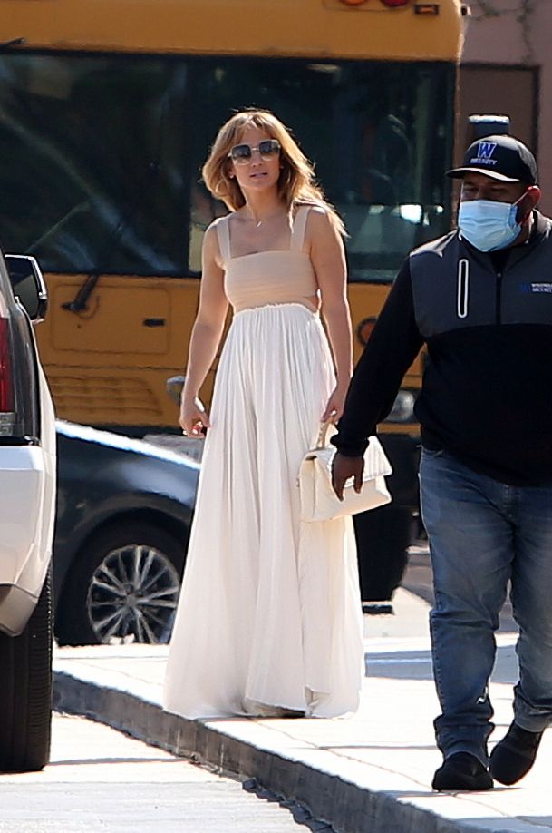 Jennifer Lopez Wears the Perfect Summer ...